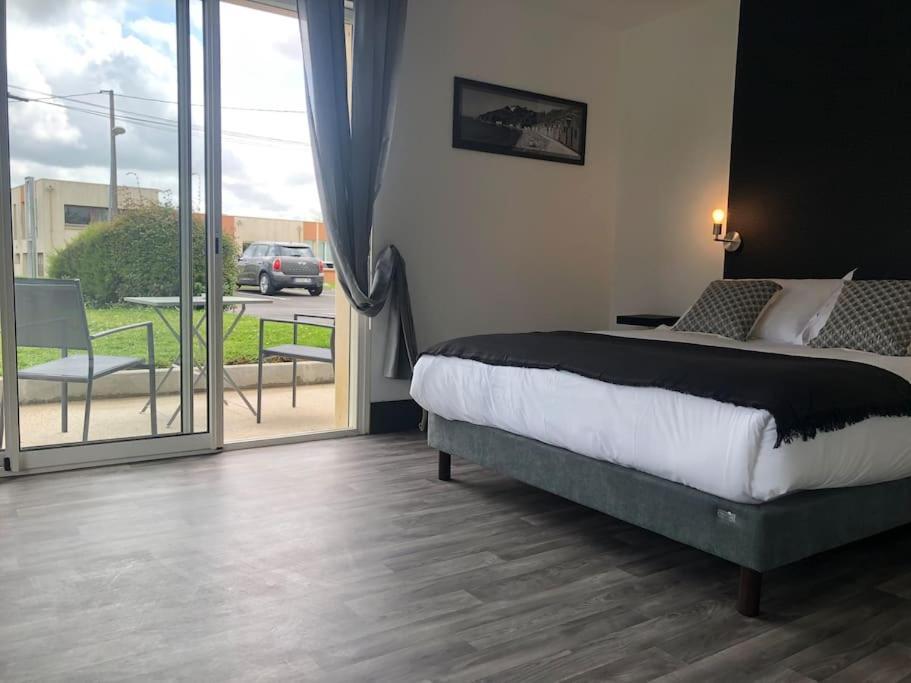 Le Rocher Appart Hotel Valognes Buitenkant foto