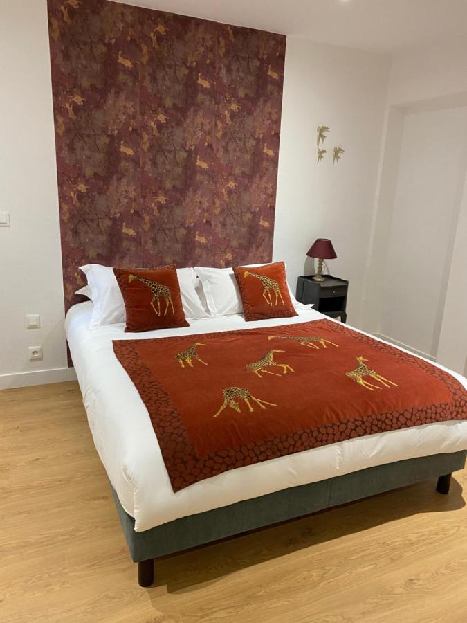 Le Rocher Appart Hotel Valognes Buitenkant foto